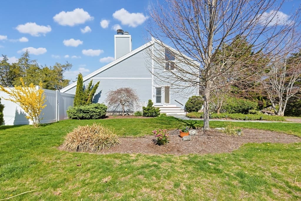 11 Stoney Brook Ln, Dartmouth MA 02748 photo 2