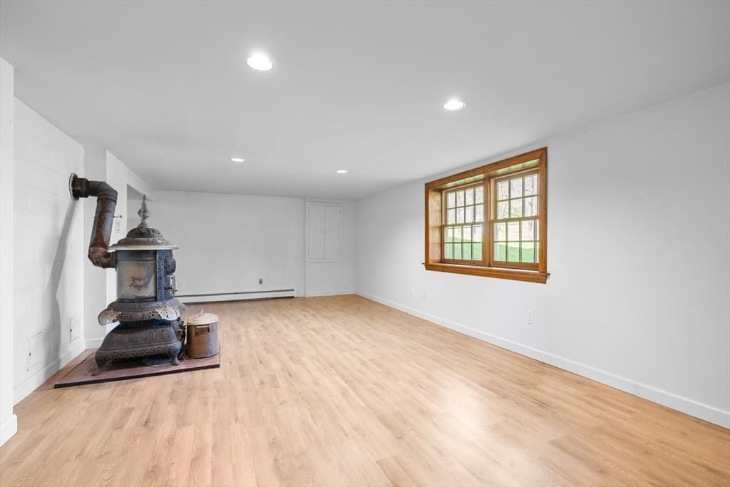 Single Family Residence at 60 Cambridge Rd, Hampstead NH 03841, Hampstead, photo 21 of 33