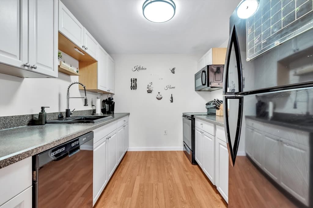 Condominium at 1 Marc Dr # 10, Plymouth MA 02360, Plymouth, photo 6 of 27