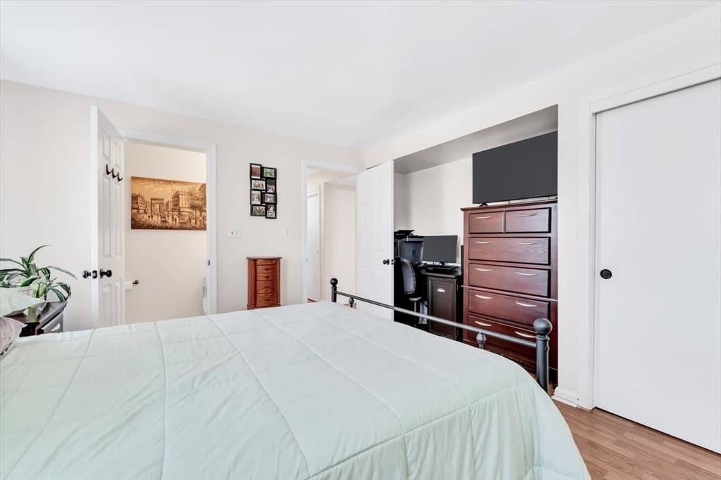 Condominium at 1 Marc Dr # 10, Plymouth MA 02360, Plymouth, photo 13 of 27
