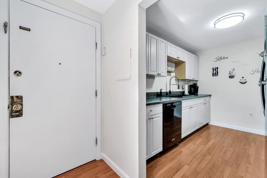 Condominium at 1 Marc Dr # 10, Plymouth MA 02360, Plymouth, photo 5 of 27