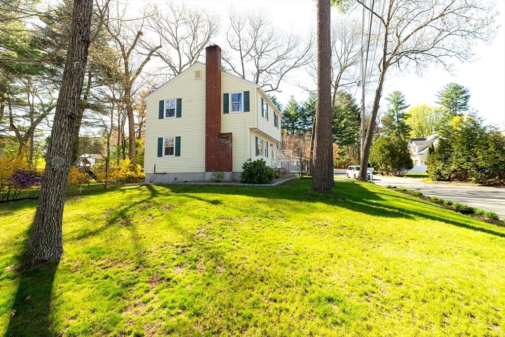 2 Marigold Ave, Wellesley MA 02482 photo 42