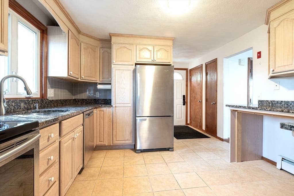 2 Marigold Ave, Wellesley MA 02482 photo 10