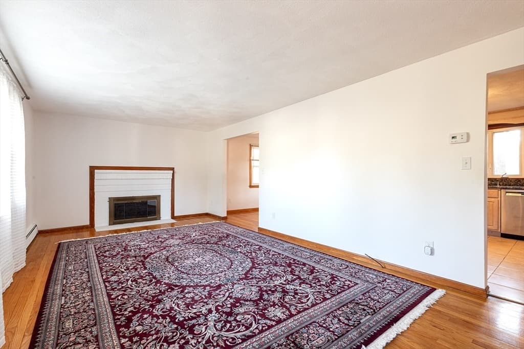 2 Marigold Ave, Wellesley MA 02482 photo 4