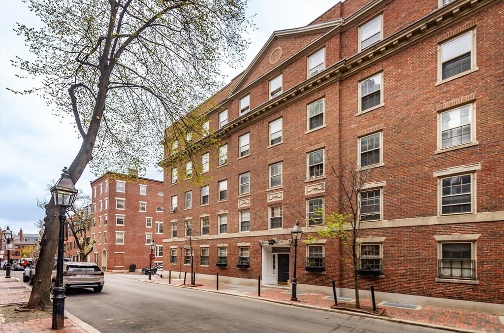 Condominium at 97 Mount Vernon St # 3, Boston MA 02108, photo 10 of 11