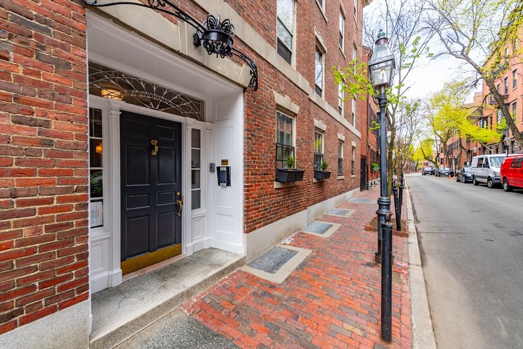 Condominium at 97 Mount Vernon St # 3, Boston MA 02108, photo 11 of 11