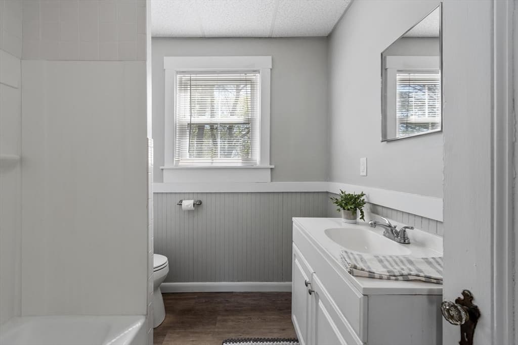 Condominium at 15R Warren Ave # 15R, Chelmsford MA 01824, Chelmsford, photo 6 of 21