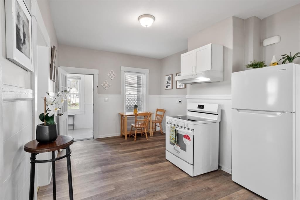 Condominium at 15R Warren Ave # 15R, Chelmsford MA 01824, Chelmsford, photo 7 of 21
