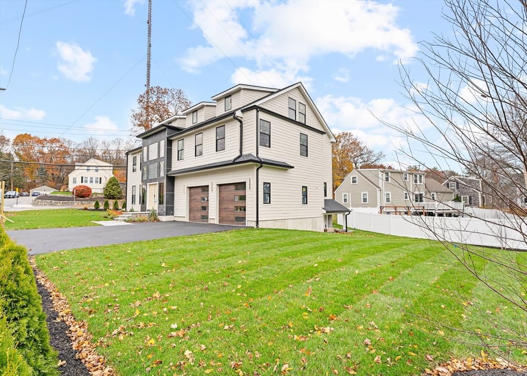 Single Family Residence at 8 Noanett Rd, Needham MA 02494, photo 3 of 42