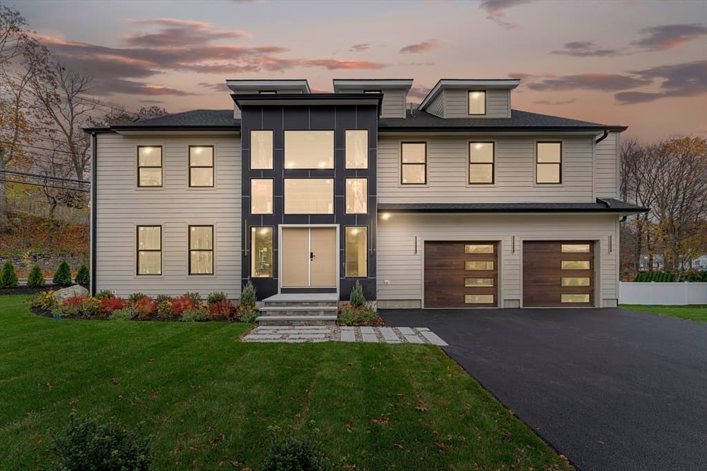 8 Noanett Rd, Needham MA 02494