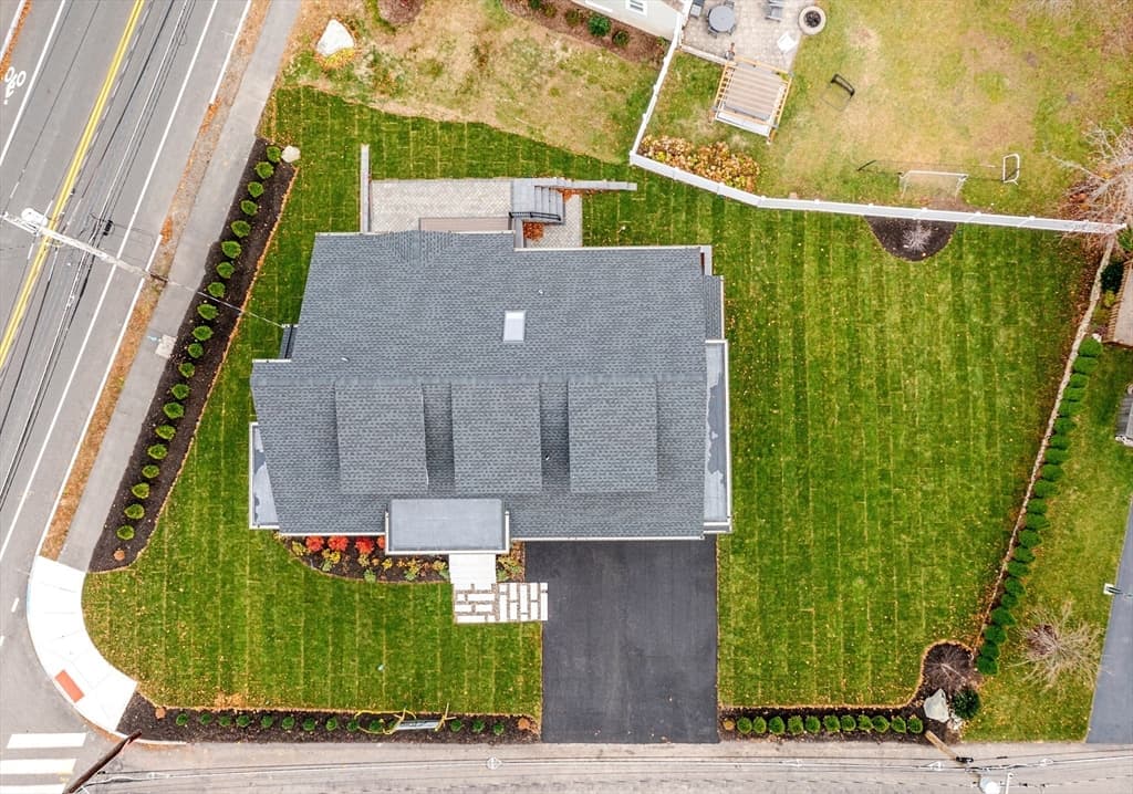 Single Family Residence at 8 Noanett Rd, Needham MA 02494, photo 4 of 42