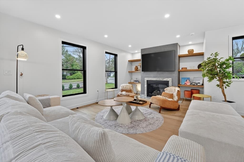Single Family Residence at 8 Noanett Rd, Needham MA 02494, photo 8 of 42