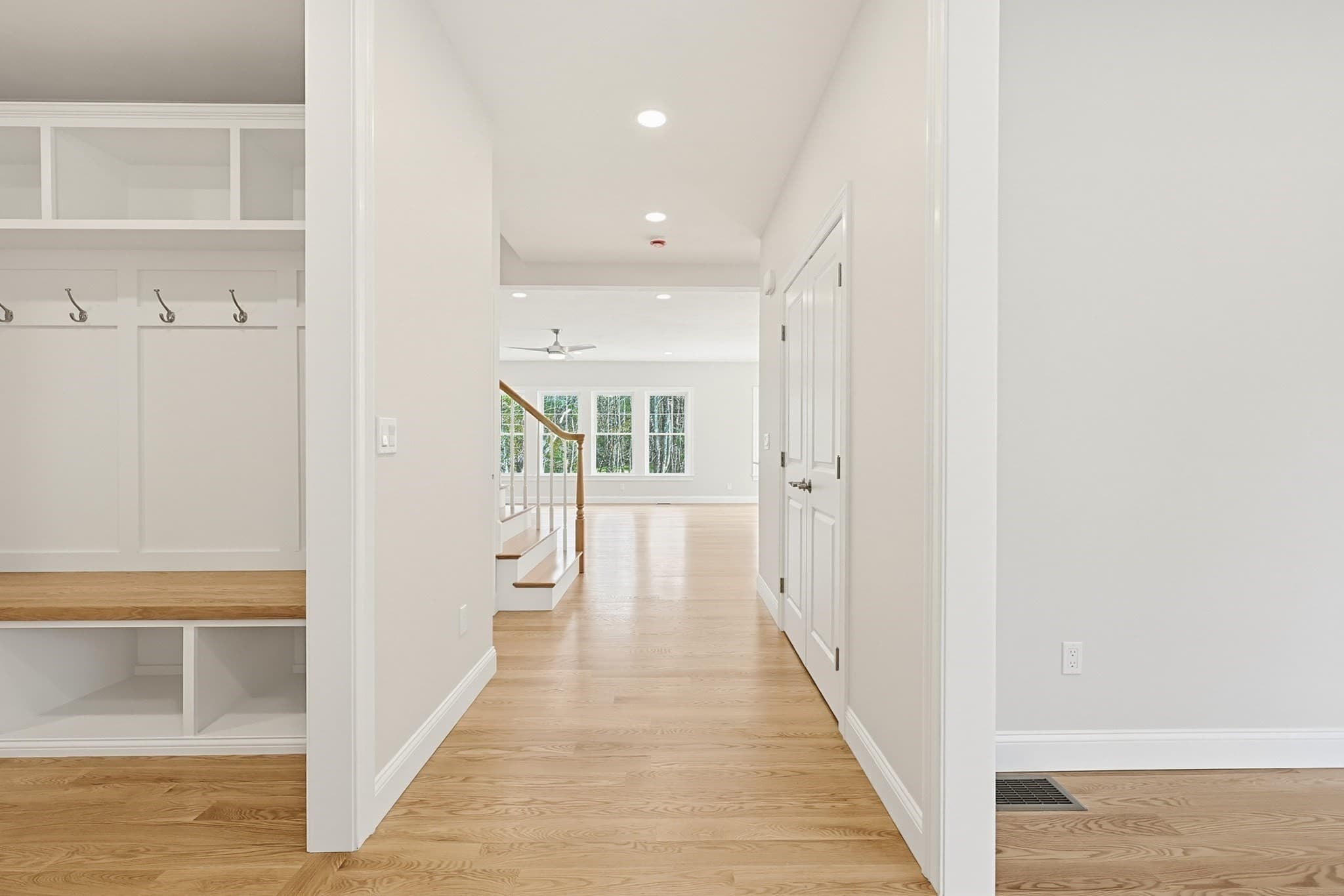 Single Family Residence at 889 Maple Street, Mansfield MA 02048, Mansfield, photo 5 of 42
