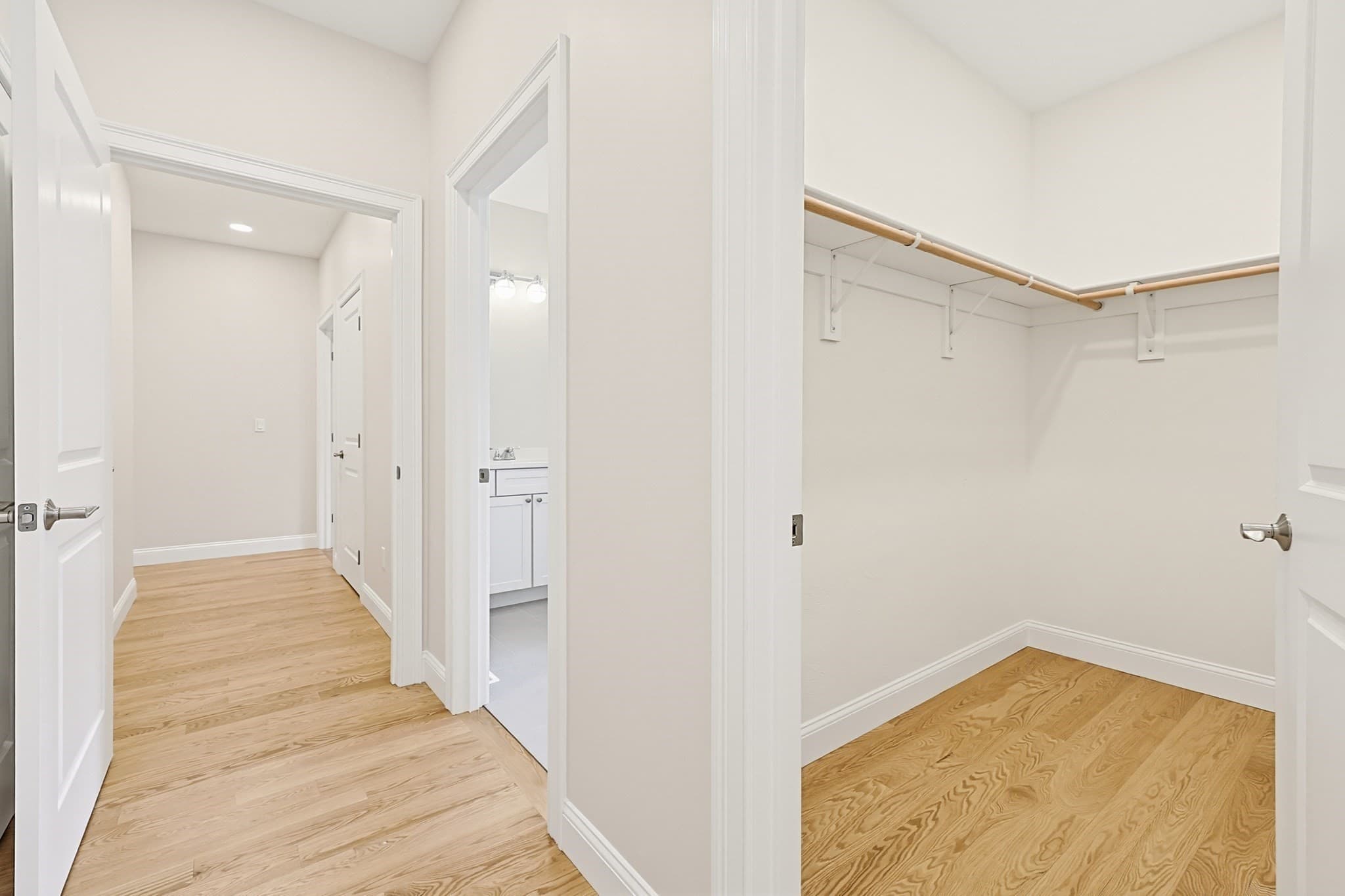 Single Family Residence at 889 Maple Street, Mansfield MA 02048, Mansfield, photo 8 of 42