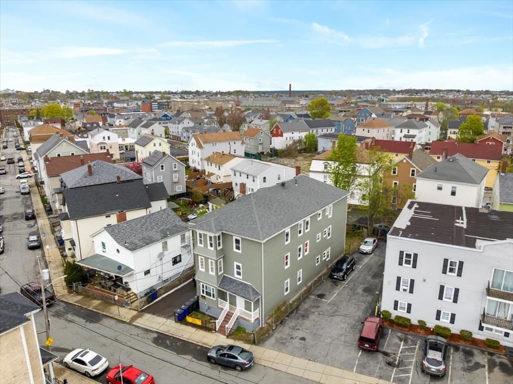 516-520 Third St, Fall River MA 02721