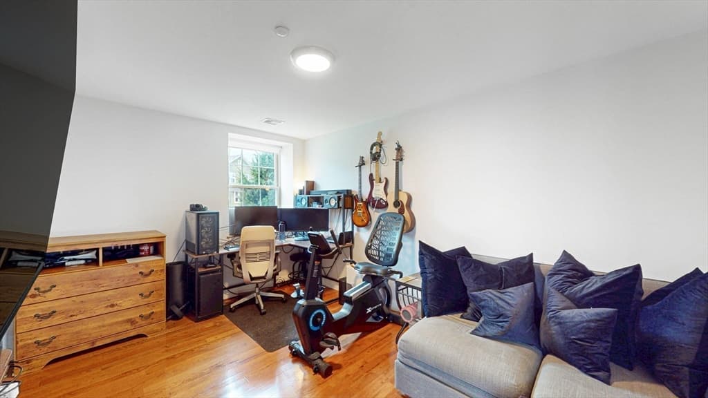 Condominium at 7 Mount Hope # 202, Providence RI 02906, Providence, photo 7 of 12