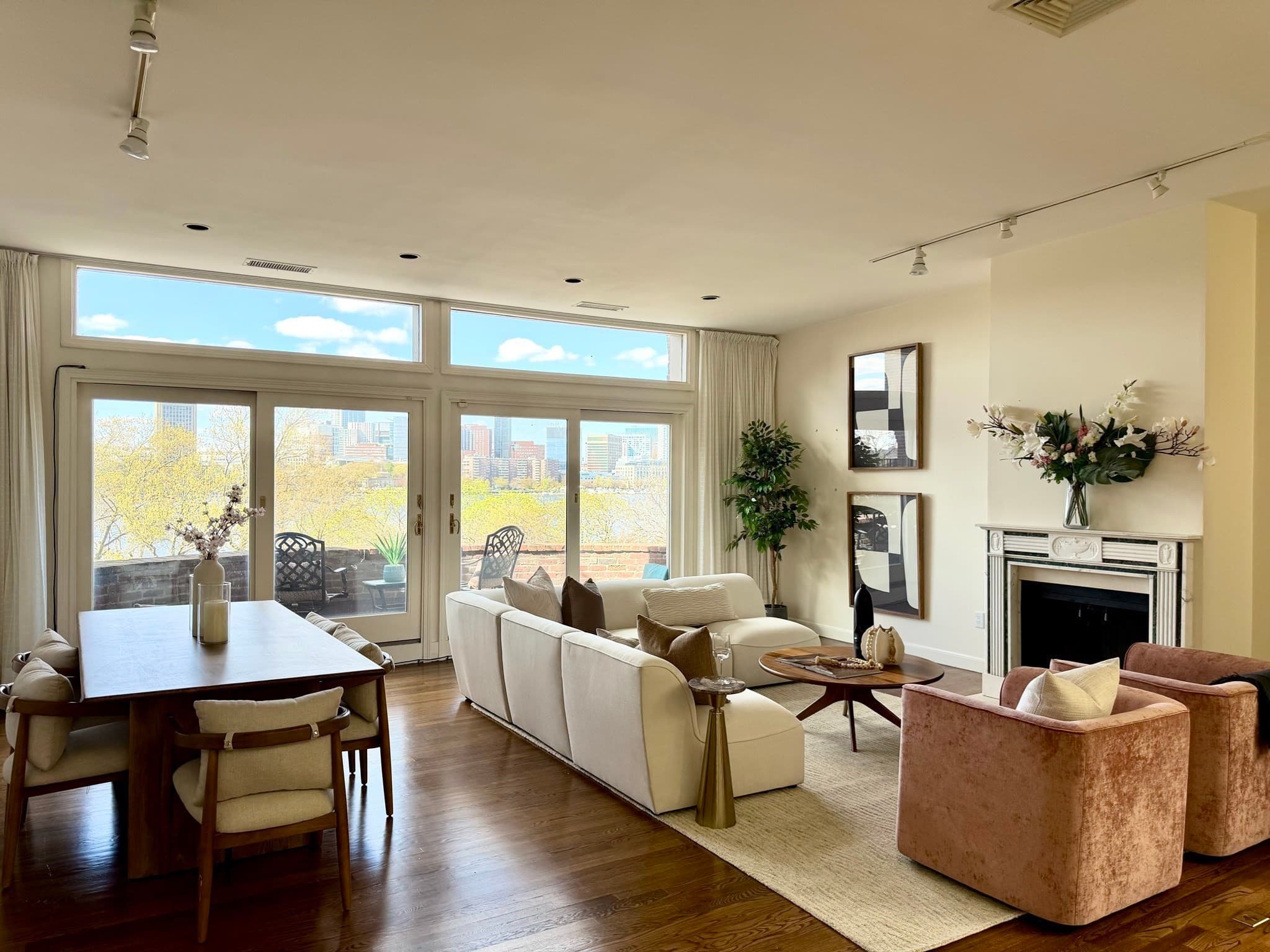 Condominium at 414 Beacon St, Boston MA 02115, photo 5 of 27