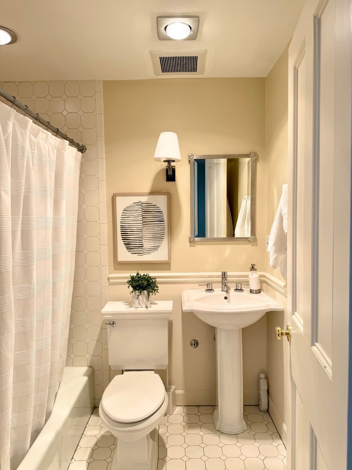 Condominium at 414 Beacon St, Boston MA 02115, photo 24 of 27