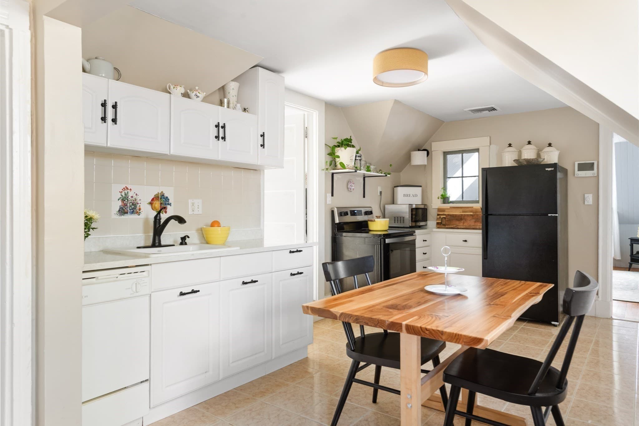 Condominium at 156 First Parish Rd # 6, Scituate MA 02066, photo 7 of 16