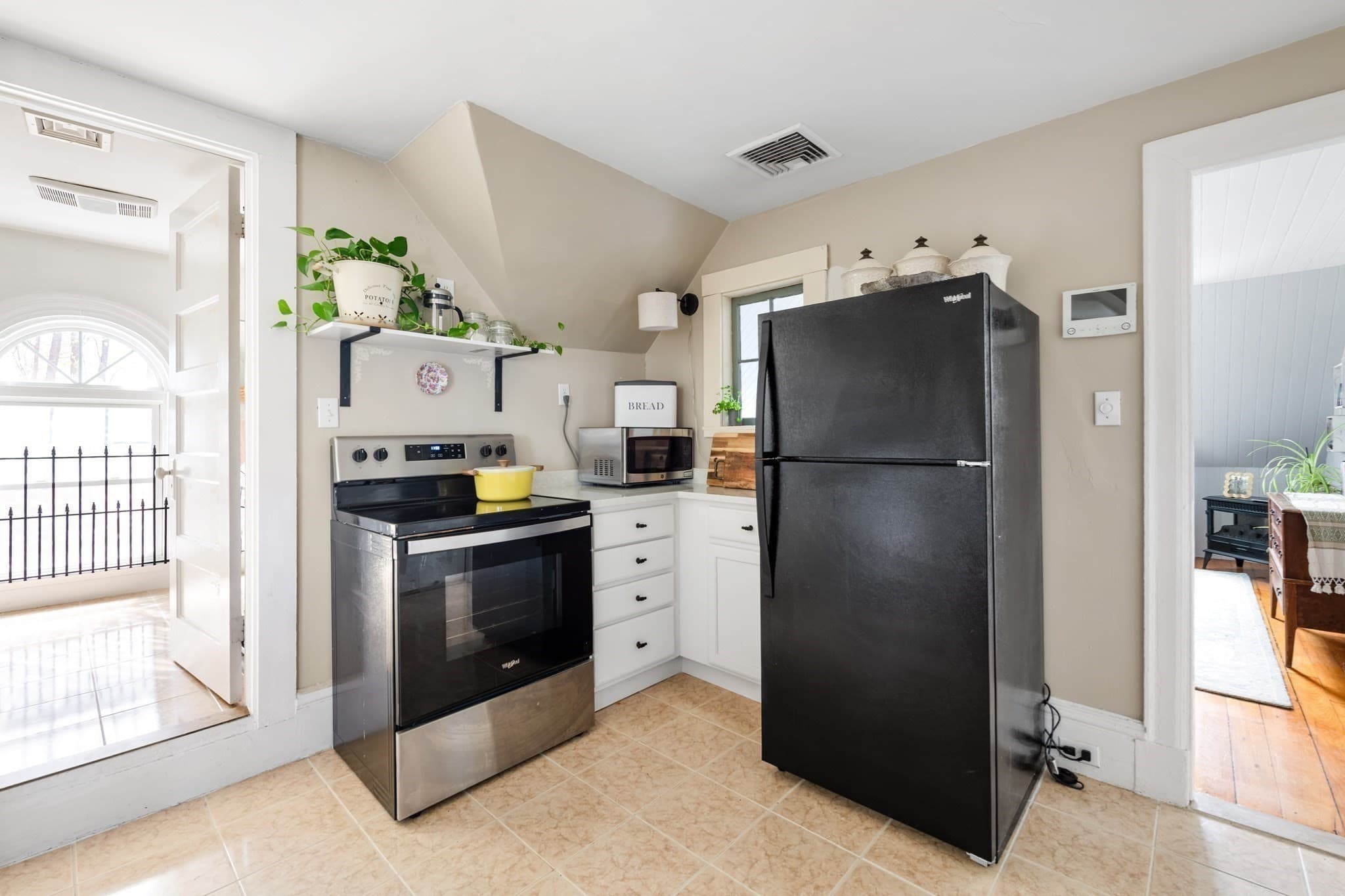 Condominium at 156 First Parish Rd # 6, Scituate MA 02066, photo 8 of 16