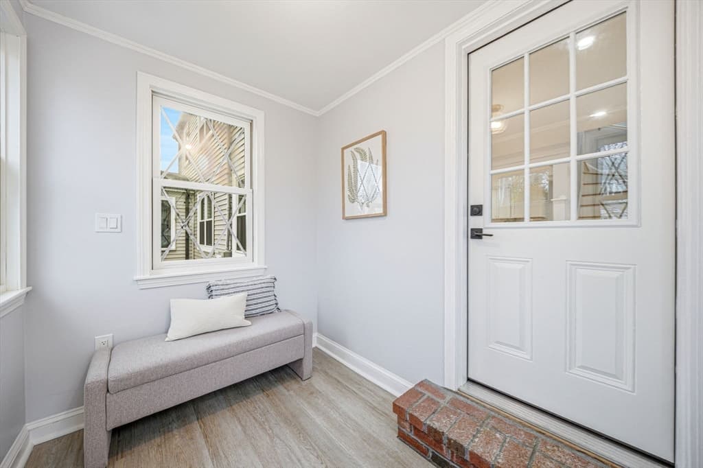 Condominium at 30 Arnold St # 30, Quincy MA 02169, photo 2 of 25