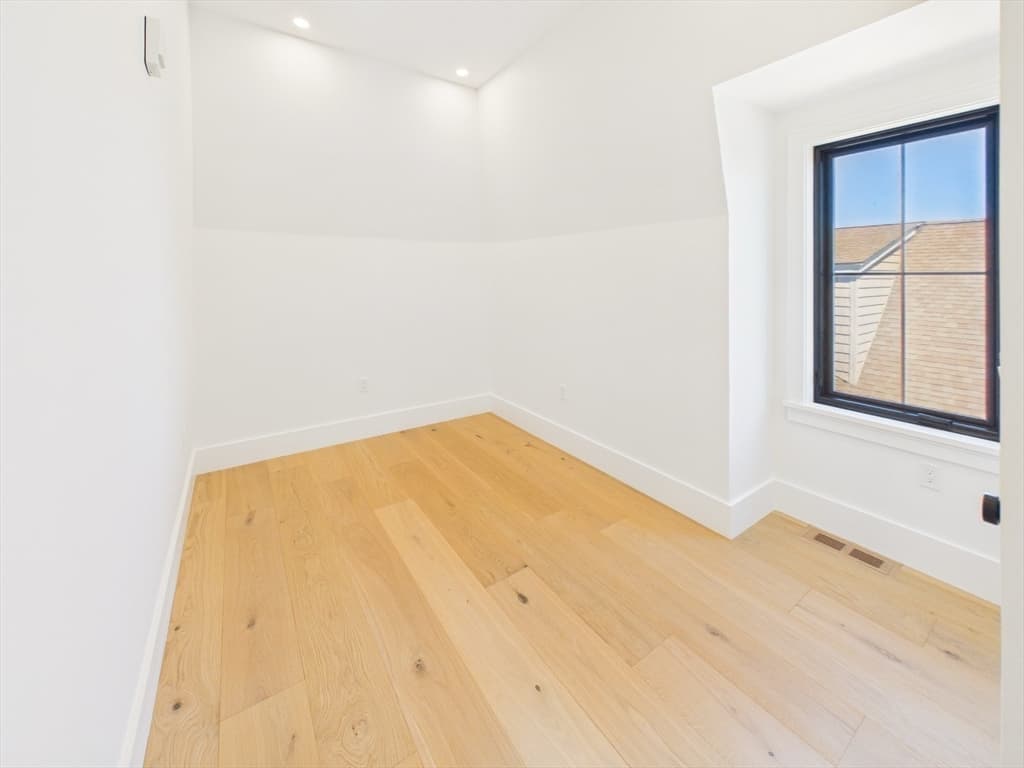 244 L St # 3, Boston MA 02127 photo 27