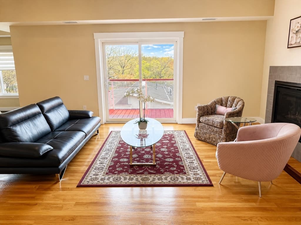Condominium at 310 Hammond Pond Pkwy # 401, Brookline MA 02467, photo 9 of 17