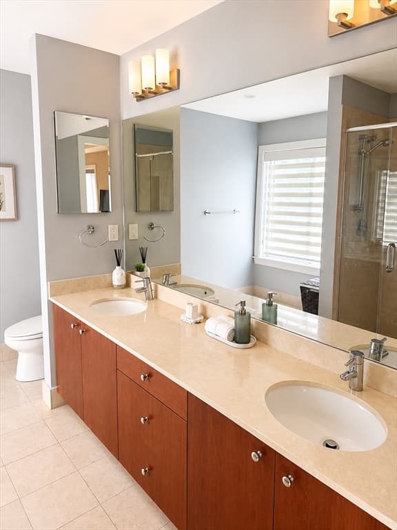 Condominium at 310 Hammond Pond Pkwy # 401, Brookline MA 02467, photo 4 of 17
