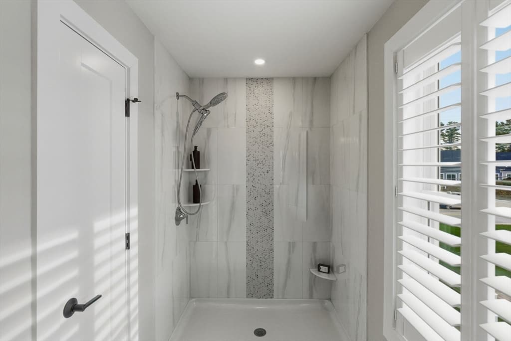 20 Elise Avenue # 10, Londonderry NH 03053 photo 31