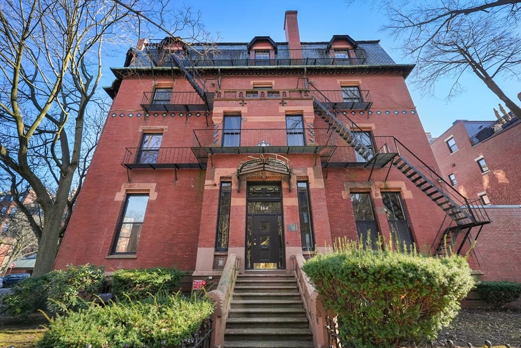 164 Marlborough St # 3B, Boston MA 02116