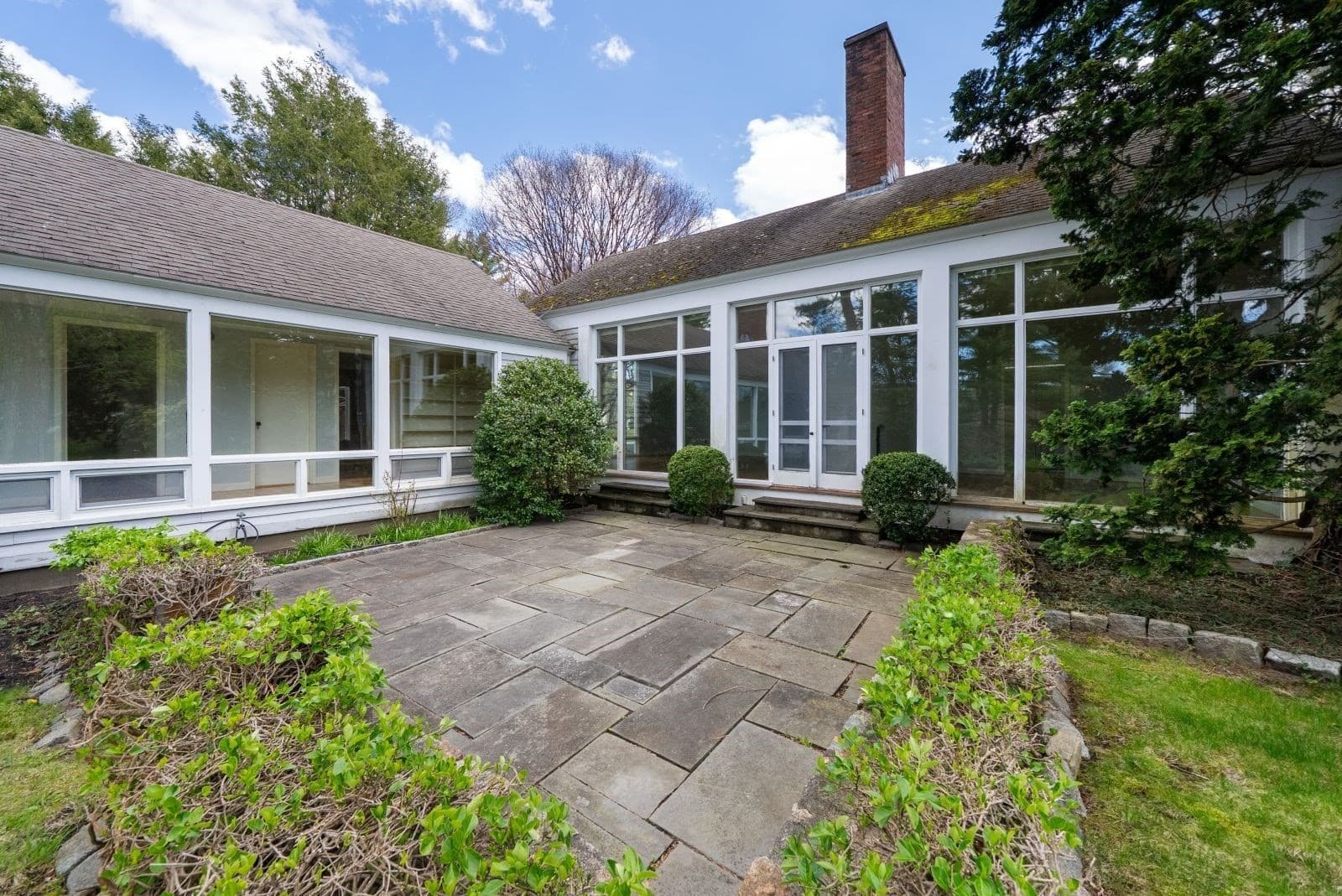 Single Family Residence at 3 Proctor St, Manchester MA 01944, Manchester, photo 4 of 40