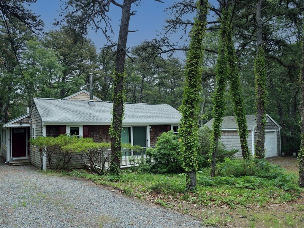 10 Bartlett Rd, Wellfleet MA 02667