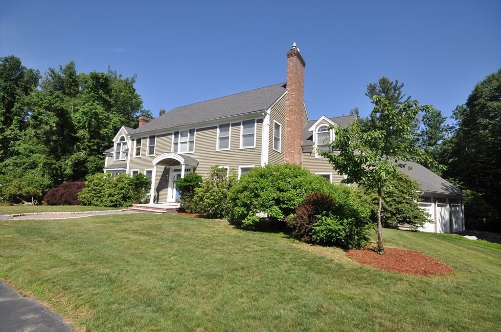 9 Breezy Point Rd, Acton MA 01720 photo 2