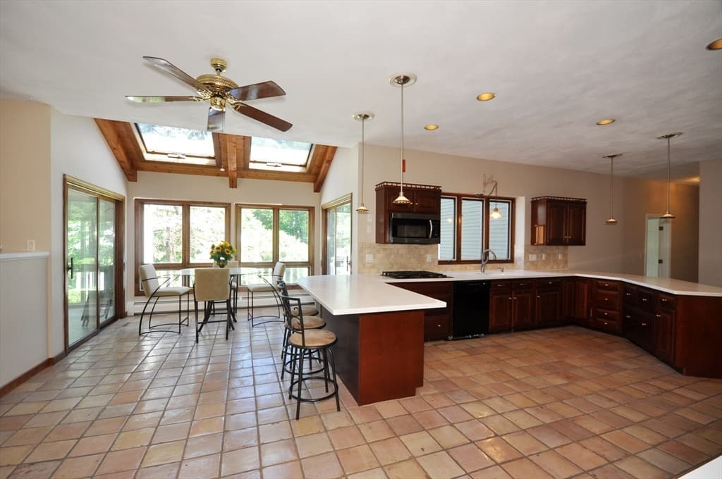 9 Breezy Point Rd, Acton MA 01720 photo 11
