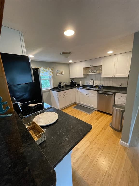 Single Family Residence at 5 Andersen Ave, Sandwich MA 02537, photo 7 of 11