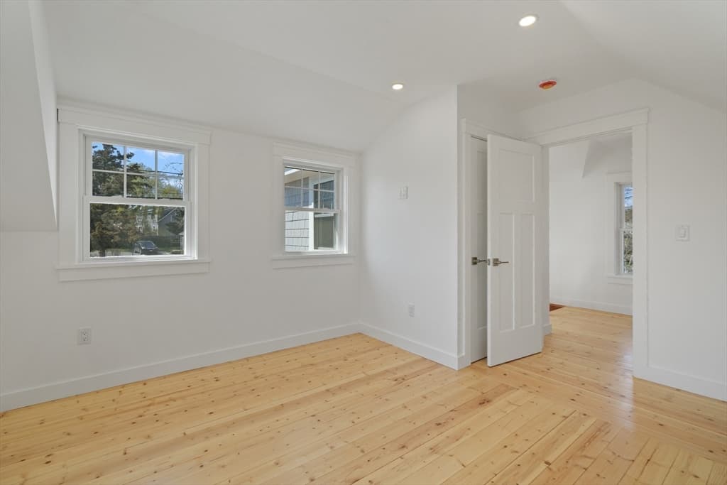 33 Vineyard Ave, Oak Bluffs MA 02557 photo 16