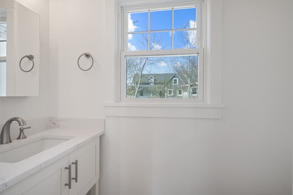 33 Vineyard Ave, Oak Bluffs MA 02557 photo 12