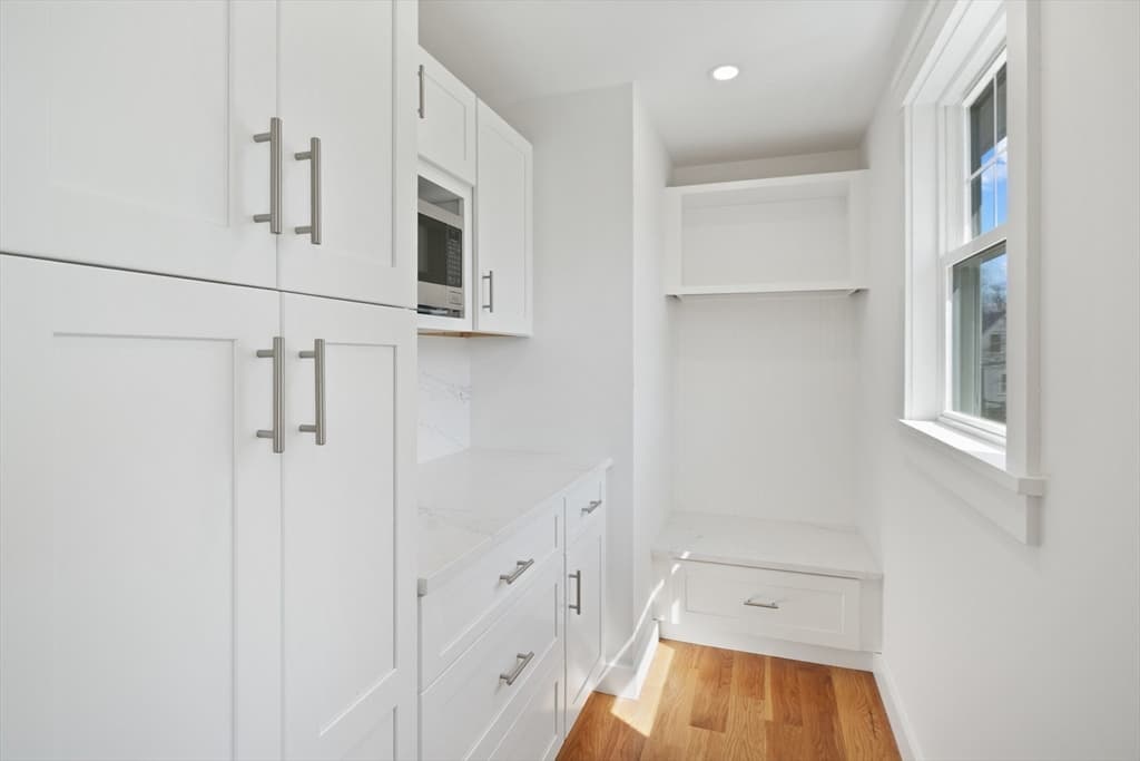 33 Vineyard Ave, Oak Bluffs MA 02557 photo 11