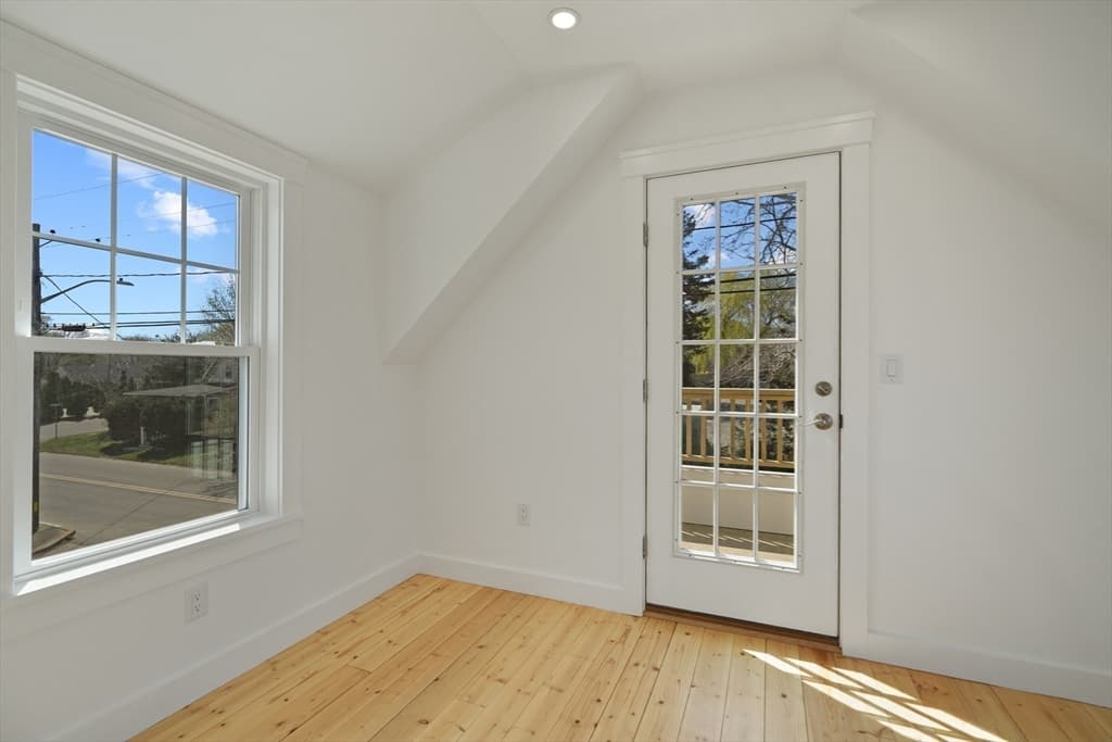 33 Vineyard Ave, Oak Bluffs MA 02557 photo 19