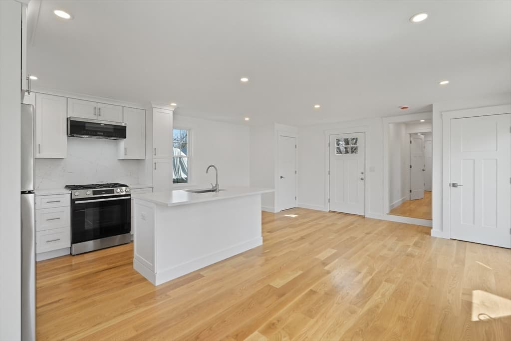 33 Vineyard Ave, Oak Bluffs MA 02557 photo 25