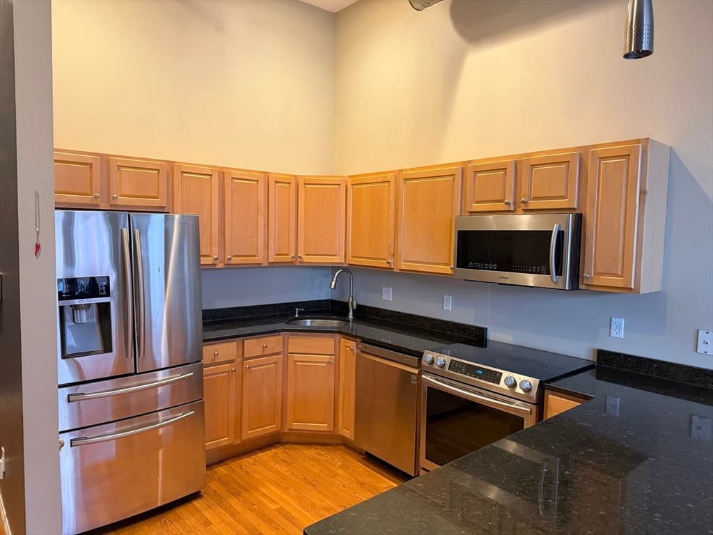 54 Central Sq # 4A, Lynn MA 01901 photo 2