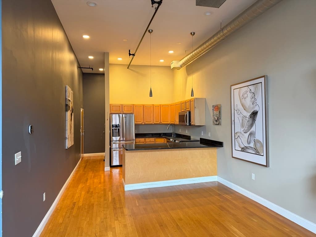 54 Central Sq # 4A, Lynn MA 01901