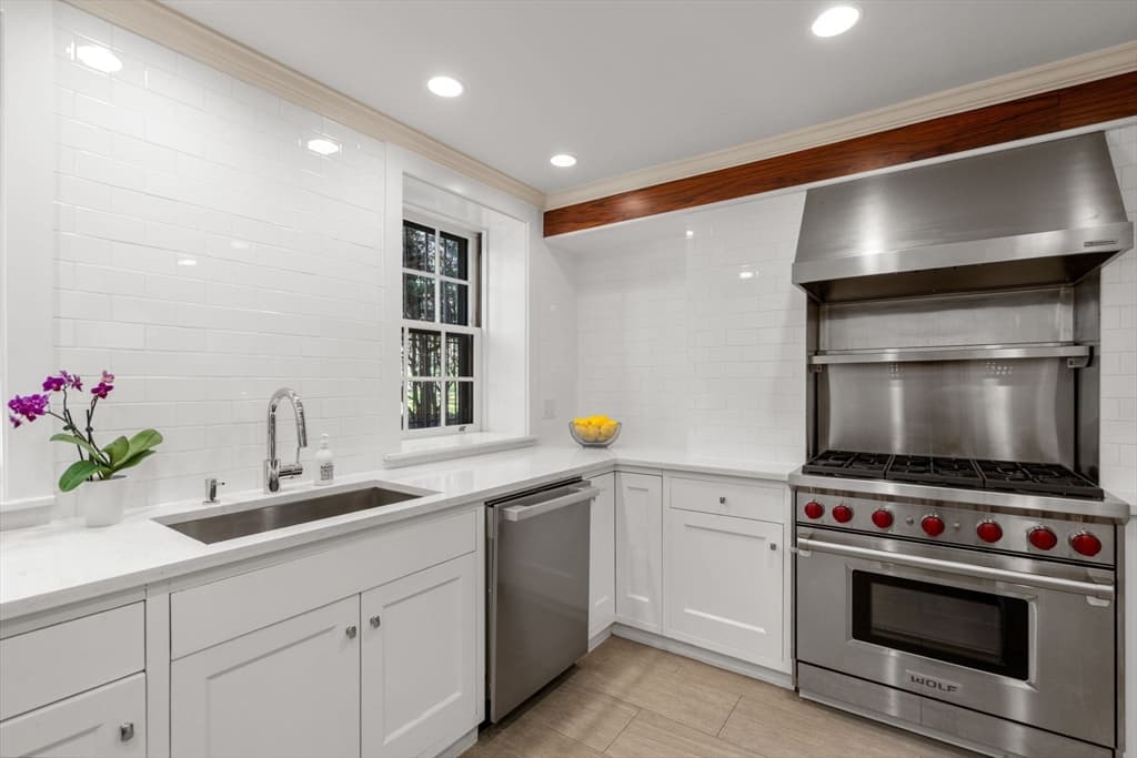 Single Family Residence at 5 Charles River Square, Boston MA 02114, photo 13 of 34