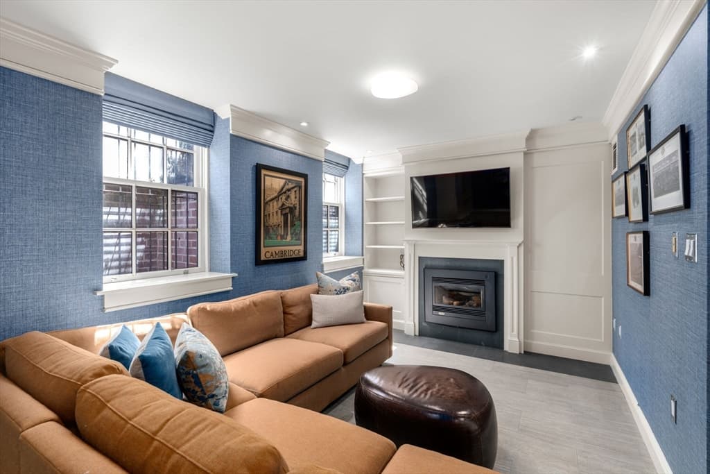 Single Family Residence at 5 Charles River Square, Boston MA 02114, photo 16 of 34