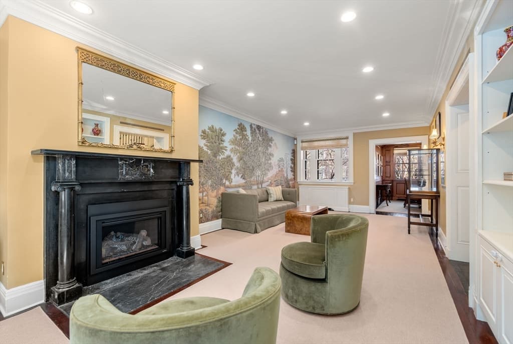 Single Family Residence at 5 Charles River Square, Boston MA 02114, photo 5 of 34