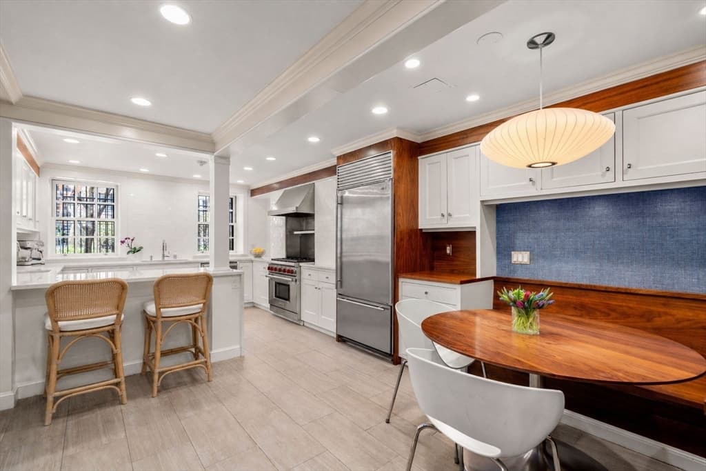 Single Family Residence at 5 Charles River Square, Boston MA 02114, photo 9 of 34