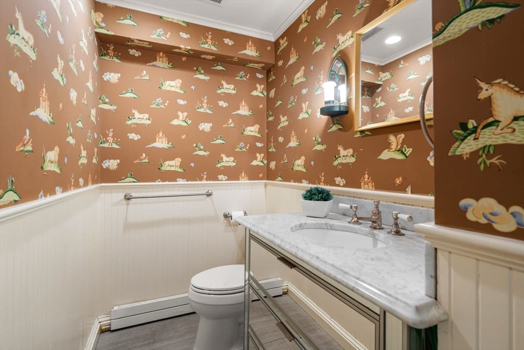Single Family Residence at 5 Charles River Square, Boston MA 02114, photo 19 of 34