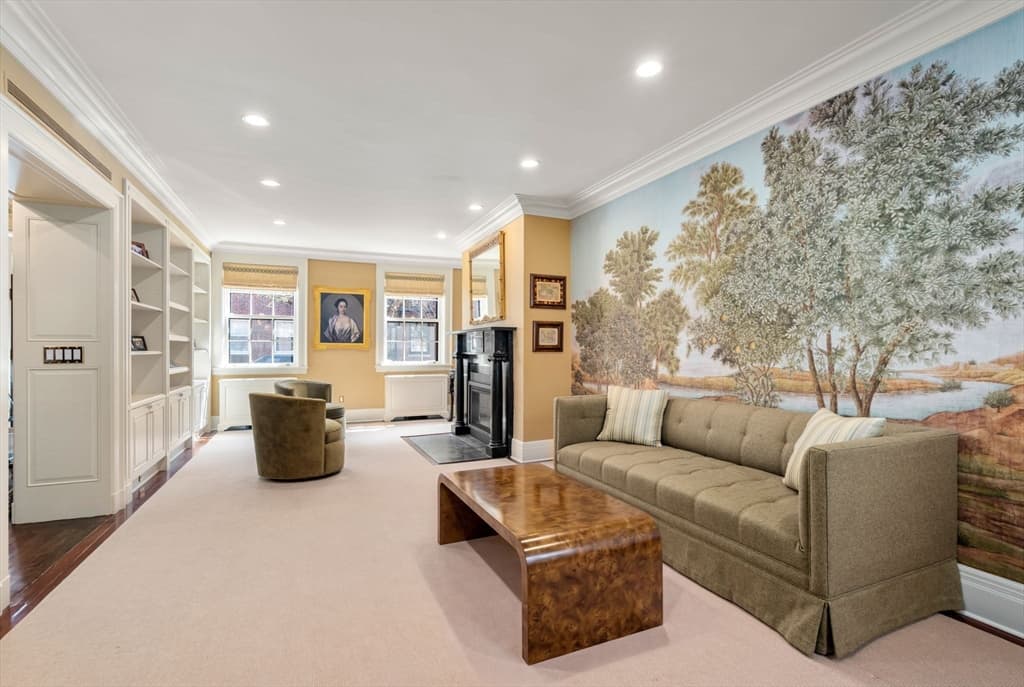 Single Family Residence at 5 Charles River Square, Boston MA 02114, photo 4 of 34