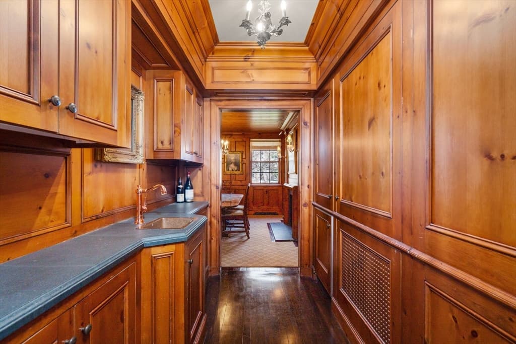 Single Family Residence at 5 Charles River Square, Boston MA 02114, photo 8 of 34