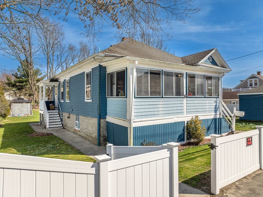 992 Lees River Ave, Somerset MA 02726 photo 2